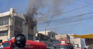 Se incendia bodega de plásticos en zona de mercados de Veracruz