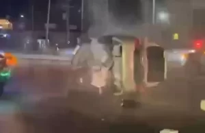 Volcadura interrumpe desfile navideño en Reynosa