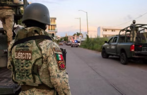 Hallan 20 cuerpos colgados y dentro de una camioneta en Culiacán