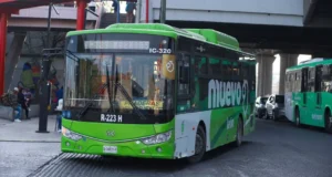 Transporte urbano en Monterrey ajusta servicios por Navidad