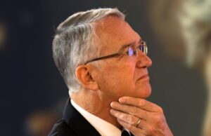 Corte allana resolución del amparo de Salinas Pliego y sanciona sus recusaciones