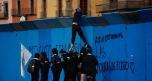 Feministas cierran el 25N con duras críticas al sistema