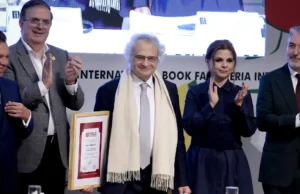 Amin Maalouf alerta sobre el retroceso de la paz global al recibir el Premio FIL 2025