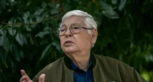 Intelectual cubano llama a transformar el modelo sin renunciar a la Revolución