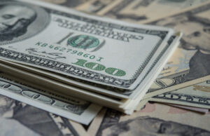 EU refuerza vigilancia sobre transferencias de indocumentados y alerta a transmisoras de dinero