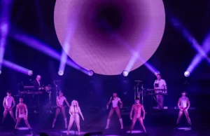 Fangoria convierte el Palacio de los Deportes en un antro retro