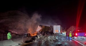 Incendio de tráiler provoca cierre total de la autopista Monterrey–Saltillo