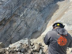 Trabajador queda atrapado por horas tras deslave en pedrera de Escobedo