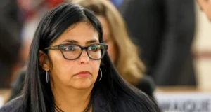 Delcy Rodríguez denuncia enfrentamiento con tropas de EU tras secuestro de Maduro