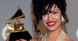 Selena Quintanilla vuelve a brillar con una exposición histórica en Los Ángeles