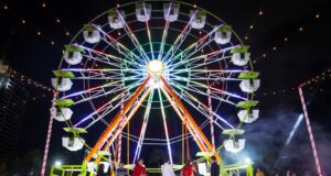 Iluminan la Macroplaza: inicia la Macro Navidad 2025 en Nuevo León