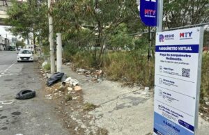 Vecinos del Centro de Monterrey rechazan ampliación de parquímetros