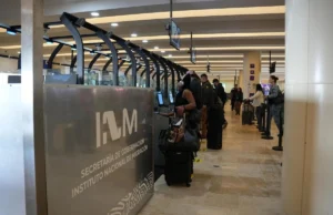 Sheinbaum anuncia sanciones por extorsión a migrantes