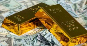 Oro rompe récord histórico impulsado por señales económicas en Estados Unidos