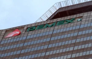 Pemex reduce deuda y mejora su posición financiera tras 11 años