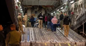 Tribunal de EU avala detención sin fianza a migrantes