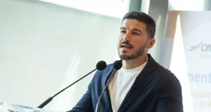 Samuel García niega riesgo de desabasto eléctrico en Nuevo León