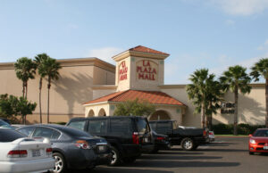 Caen ventas en el centro de McAllen por ausencia de compradores mexicanos