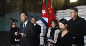 China refuerza apoyo a Cuba con ayuda financiera y alimentaria