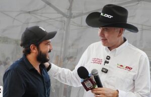 Waldo Fernández responde desde la calle: escuchar y volver a Nuevo León