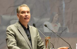 Waldo recorre Nuevo León para atender a la gente de frente