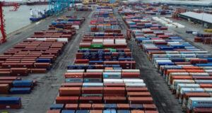 México logra superávit comercial pese a aranceles de Trump