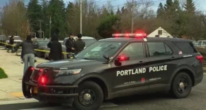 Agentes federales de EU hieren a dos personas durante operativo en Portland
