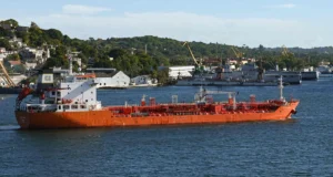 México envía cargamento de crudo a Cuba en medio de crisis regional