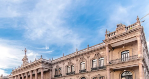 Nuevo León arranca 2026 con reconducción presupuestal por falta de acuerdo