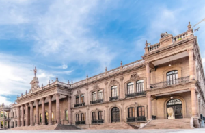 Nuevo León arranca 2026 con reconducción presupuestal por falta de acuerdo