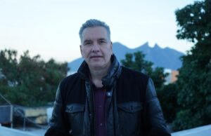 WALDO FERNÁNDEZ EXHIBE “PROTESTA” ORQUESTADA POR EL PRIAN Y RETA A SUS PROMOTORES A DAR LA CARA EN UN DEBATE PÚBLICO