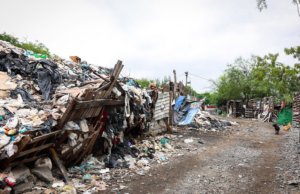 Basurero Ilegal en Río Pesquería Persiste a Tres Meses de Intervención Estatal