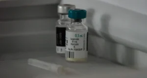 ¿Quién debe aplicarse la “dosis cero” ante el brote de sarampión en México?