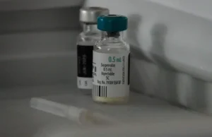 ¿Quién debe aplicarse la “dosis cero” ante el brote de sarampión en México?