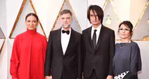 Paul Thomas Anderson exige retirar su música del documental “Melania” El director y Jonny Greenwood denuncian el uso no autorizado de un tema de “El hilo fantasma”