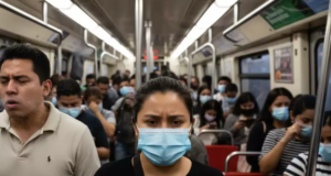 Recomendación de cubrebocas en transporte público ante brote de sarampión