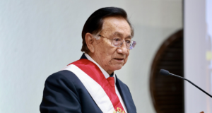 José María Balcázar asume la presidencia interina de Perú