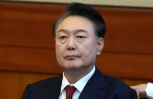 Condenan a cadena perpetua al expresidente surcoreano Yoon Suk-yeol