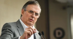 Ebrard señala el reto laboral en la revisión del T-MEC