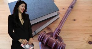 Nace la “Ley Cazzu” en México: Buscan frenar el control de padres ausentes