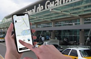 Jueza federal prohíbe detenciones de conductores de Uber en aeropuertos