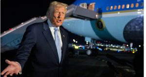 Trump y la FCC amenazan con revocar licencias a medios que cuestionen la guerra con Irán
