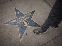 Aparece el “Paseo de la Infamia” de Jeffrey Epstein en el SXSW