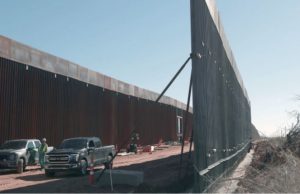 EU construye “muro negro” en la frontera de Cd. Juárez para impedir el paso de migrantes