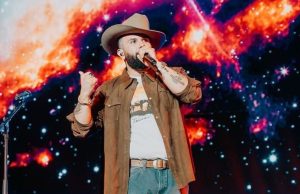 Carín León formará parte del álbum musical oficial del Mundial 2026