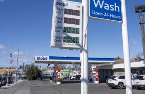 Precio de la gasolina en EU llega a su punto máximo desde 2022 ante conflicto en Medio Oriente