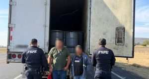 Aseguran más de 17 mil litros de precursores químicos y detienen a dos en Guanajuato