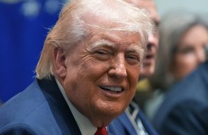 Trump extiende ultimátum a Irán hasta el 6 de abril bajo amenaza de ataques energéticos