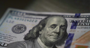 Dólar se fortalece ante crisis en el Golfo Pérsico