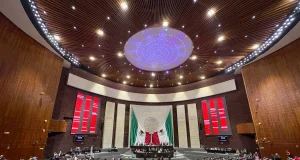 Diputados avalan eliminación de “pensiones doradas” en la Constitución